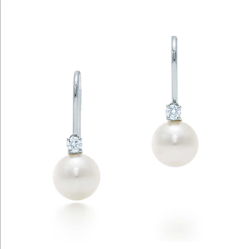 Beautiful classic diamond and pearl earrings - Picture 1 of 4